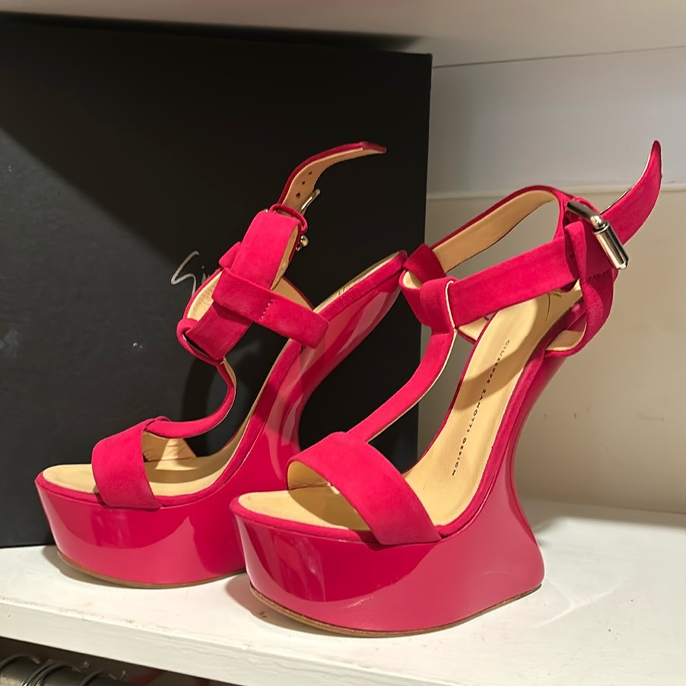 Pink heels